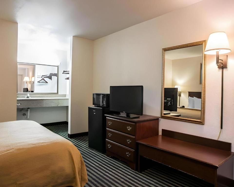 Quality Inn Columbia Airport West Columbia Exterior photo