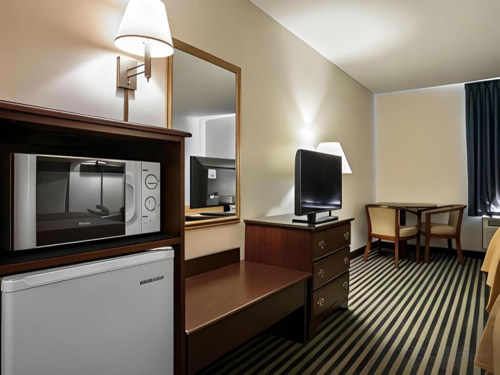 Quality Inn Columbia Airport West Columbia Exterior photo